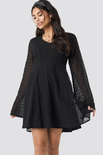 Na-kd V-neck Delicate Lace Dress - Black