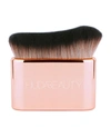 HUDA BEAUTY BLUR & GLOW BODY BRUSH,14820391