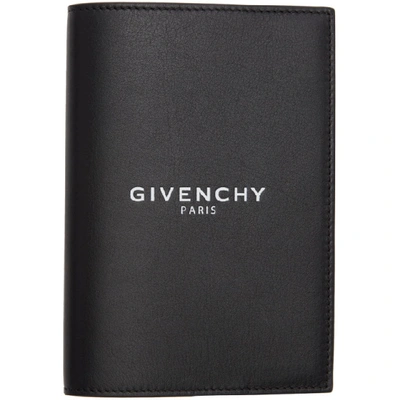 Givenchy Logo小牛皮护照套 - 黑色 In Black