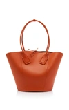 BOTTEGA VENETA MEDIUM BASKET TOTE,719505