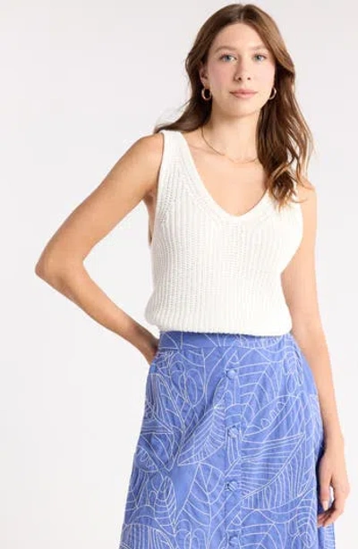 1901 V-neck Sweater Tank In White