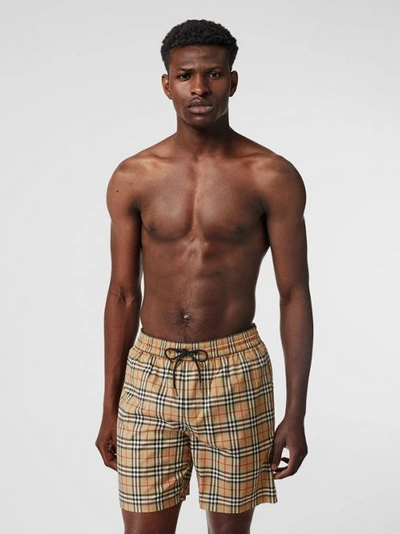 BURBERRY BURBERRY CHECK SWIM SHORTS,80172951