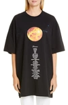 VETEMENTS PLANET NUMBER GRAPHIC OVERSIZE TEE,UAH20TR901