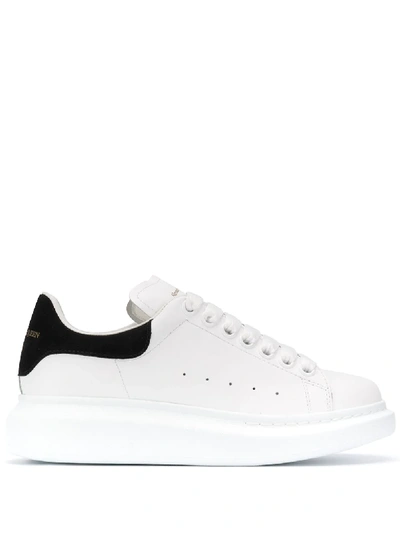 Alexander Mcqueen Sneakers Im Oversized-look - Weiss In White