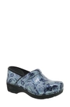 Dansko Xp 2.0 Clog In Blue Paisley Patent Leather