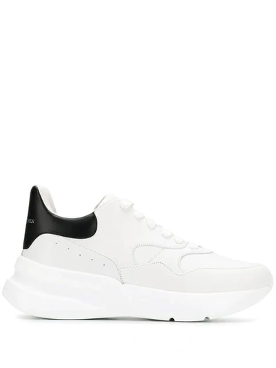 Alexander Mcqueen Chunky Runner Sneakers - 白色 In White/black