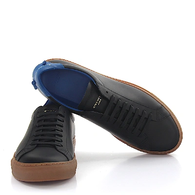 Givenchy Men's Urban Knot Leather Low-top Sneakers In Black