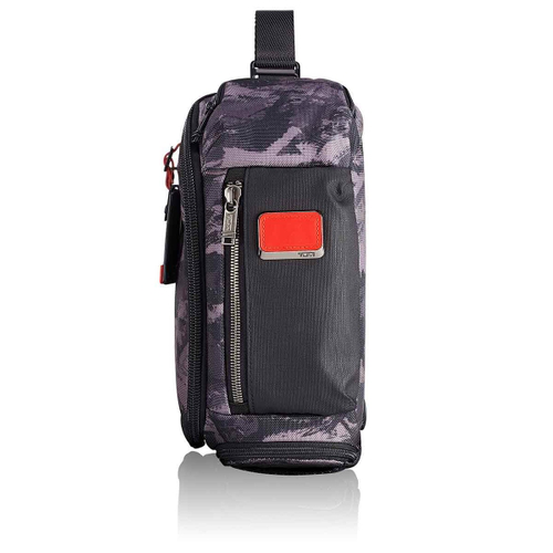 tumi kelley sling price