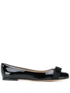 Ferragamo Varina Bow-embellished Patent-leather Ballet Flats In Black