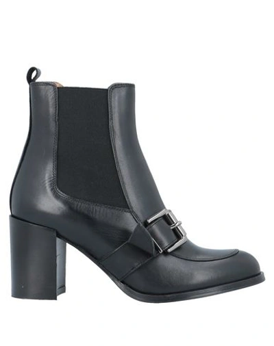 Archive Ankle Boot In Black