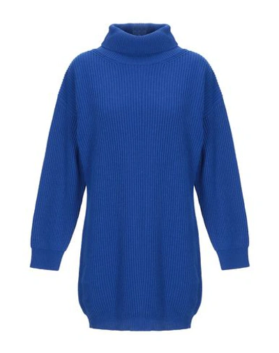 The Editor Turtleneck In Bright Blue