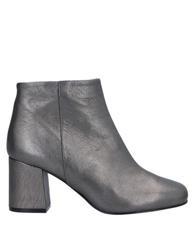 Anna F Ankle Boot In Lead