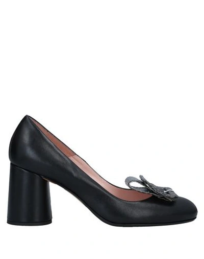 Anna F. Pump In Black