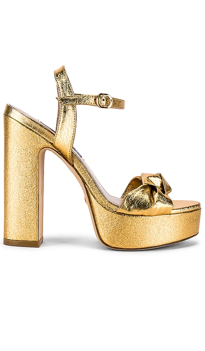 Stuart Weitzman Mirri Platform In Gold