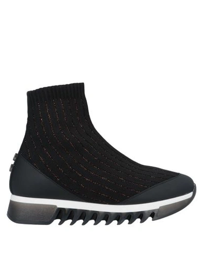 Alexander Smith Ankle Boot In Black