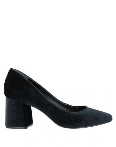 Carrano Pump In Black