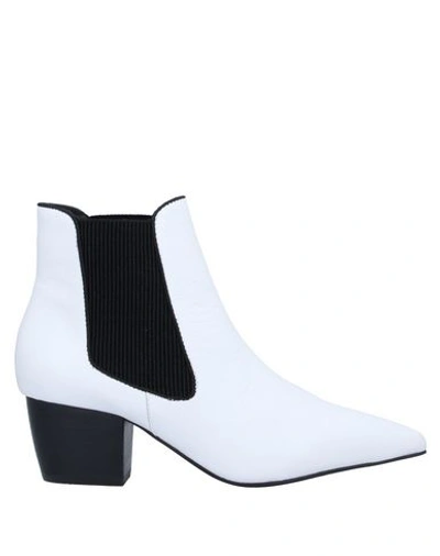 Sol Sana Ankle Boot In White