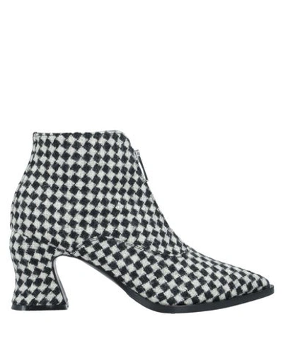 Mcq By Alexander Mcqueen Ankle Boot In White