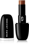 MARC JACOBS BEAUTY ACCOMPLICE CONCEALER & TOUCH-UP STICK - TAN 49