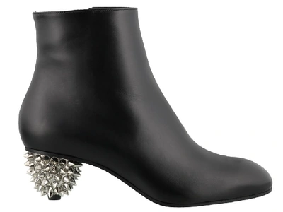 Alexander Mcqueen Leather Booties With Spikes In Black
