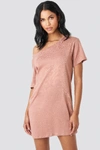 NA-KD ONE SHOULDER T-SHIRT DRESS - PINK