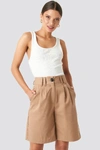 NA-KD CLASSIC WIDE BERMUDA SHORTS - BROWN