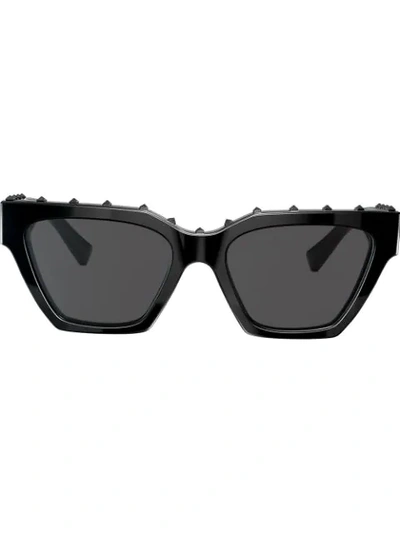 Valentino Eyewear 小号铆钉方框太阳眼镜 - 黑色 In Black