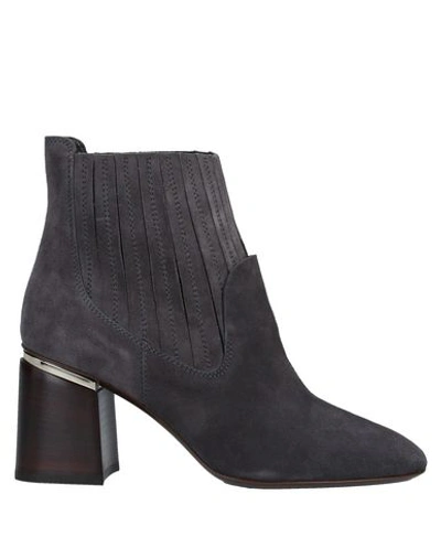 Tod's Ankle Boots In Grey