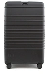 Beis The 29-inch Rolling Spinner Suitcase In Black