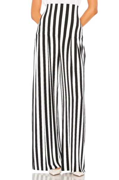 Norma Kamali High-waisted Pleat Torusers - 黑色 In Stripe