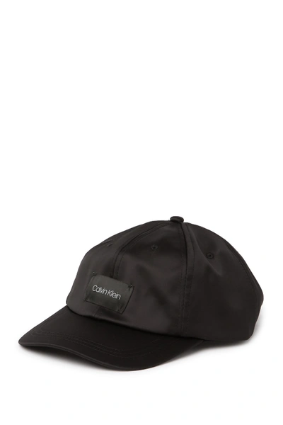 Calvin Klein Logo Tag Satin Cap In Black