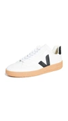 Veja V-12 Leather Low Top Sneakers In White,black