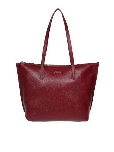 Furla Luce M Shopping Bag In Ciliegia Leather In Red