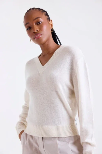 1982 Indigo Vee V-neck Long Sleeve Jumper In Neutral