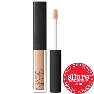 NARS MINI RADIANT CREAMY CONCEALER WITH MEDIUM COVERAGE HONEY 0.05 OZ - MINI/ 1.4 G,P422077