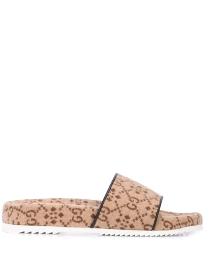 Gucci Interlocked Gg Slide Sandals In Neutrals
