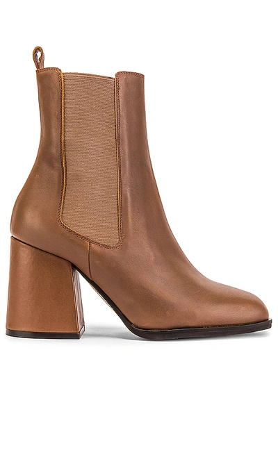 Alias Mae Pepa Chelsea Boot In Taupe