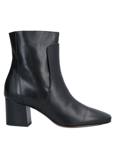 Givenchy Ankle Boot In Black