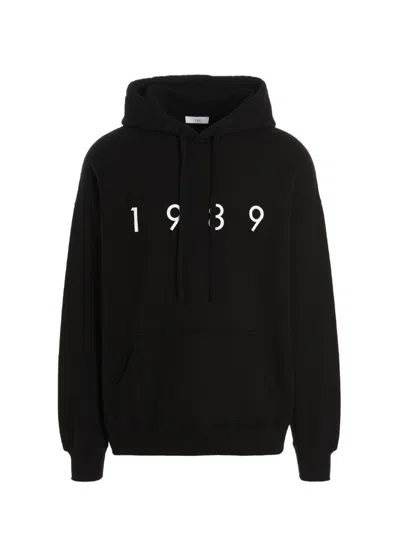 1989 BLACK LOGO HOODIE