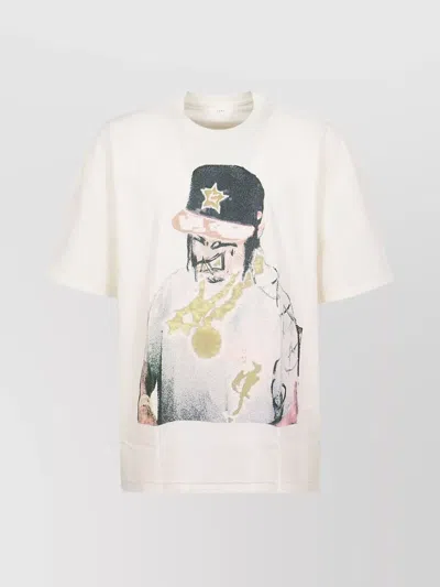 1989 Studio Graphic Print V-neck Short Sleeve T-shirt In White