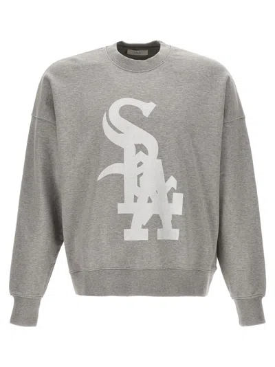 1989 STUDIO GREY FLOCKED PRINT SWEATSHIRT
