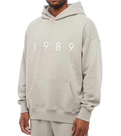 1989 Studio Grey Logo Relaxed Hoodie In Gray