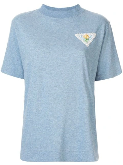 Tu Es Mon Tresor Embroidered Rose Patch T-shirt In Blue