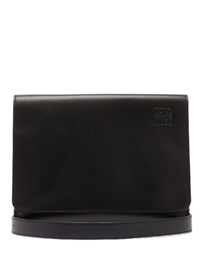 Loewe Gusset Flat Smooth Leather Messenger Bag In Black
