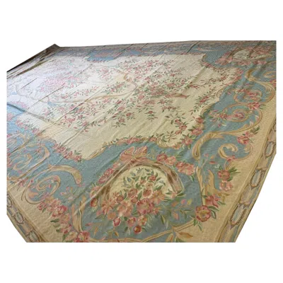 Pre-owned 1stdibs 1920s Ivory Floral Medalion Antique European Flatweave Wool Chain Stitch Rug In White