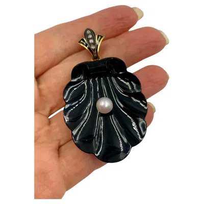 Pre-owned 1stdibs Antique Diamond Carved Onyx Scallop Pearl 18k Yellow Gold Enamel Locket Pendant