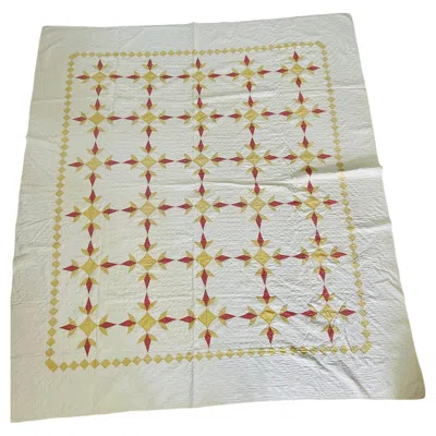 Pre-owned 1stdibs Circa 1880 Narcissus Quilt With Unique Chrome Yellow Diamond Border