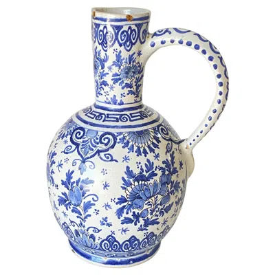 Pre-owned 1stdibs Delft Jug In Faïence, White And Blue, 18eme Century By Adrian Pynacker Signed