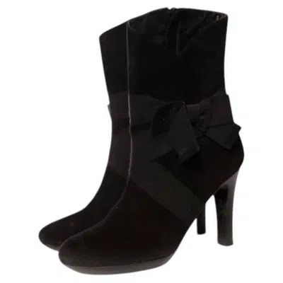 Pre-owned 1stdibs Dkny, Black Suede Boots With Bow