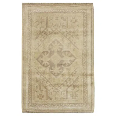 Pre-owned 1stdibs Galerie Shabab Collection Early 20th Century Turkish Oushak Throw Rug In Sand